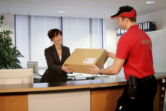 Pague en el punto de recogida de la forma que le resulte más cómoda: tarjeta, efectivo, transferencia bancaria, dinero electrónico
